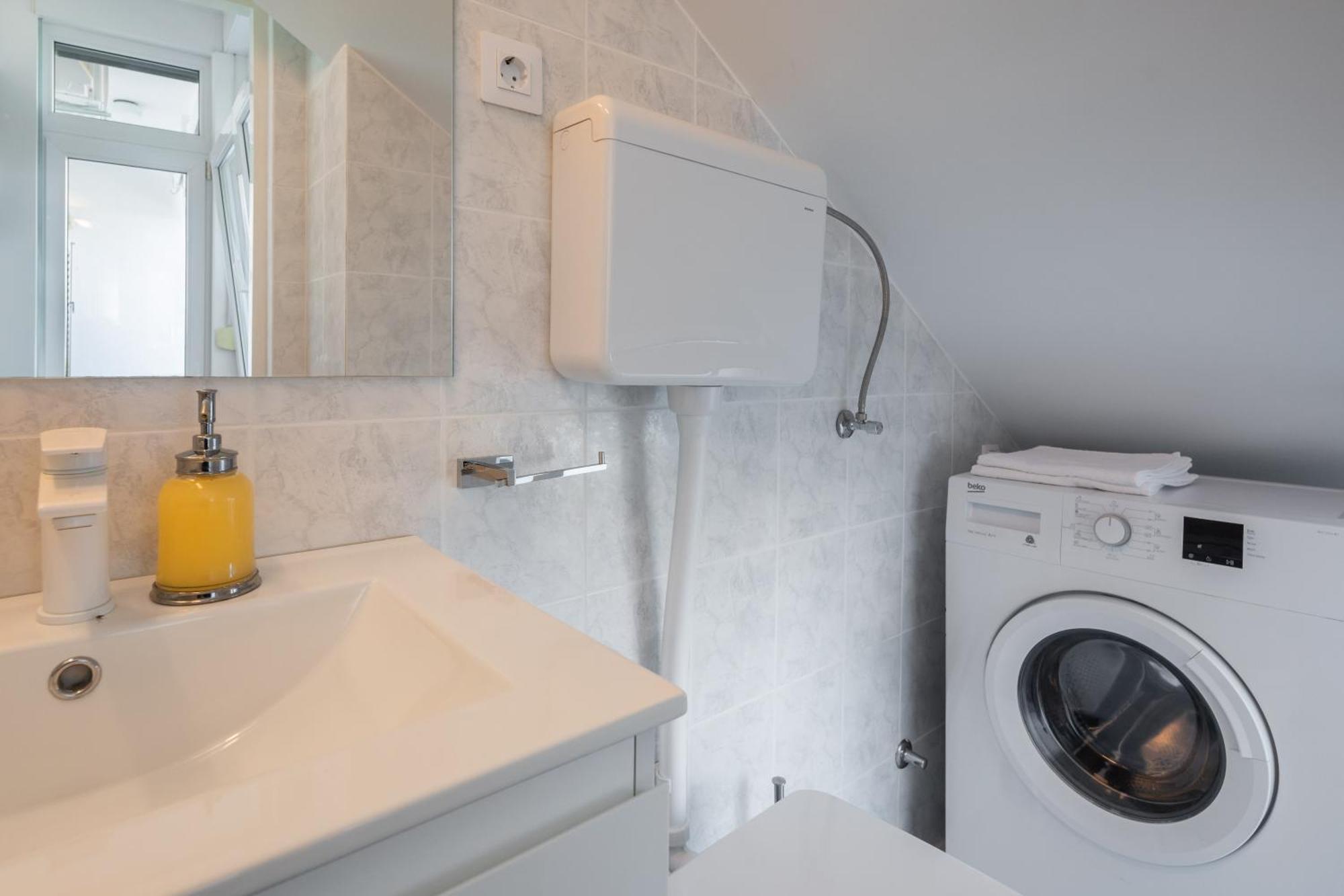 East Side Apartment オミシュ エクステリア 写真